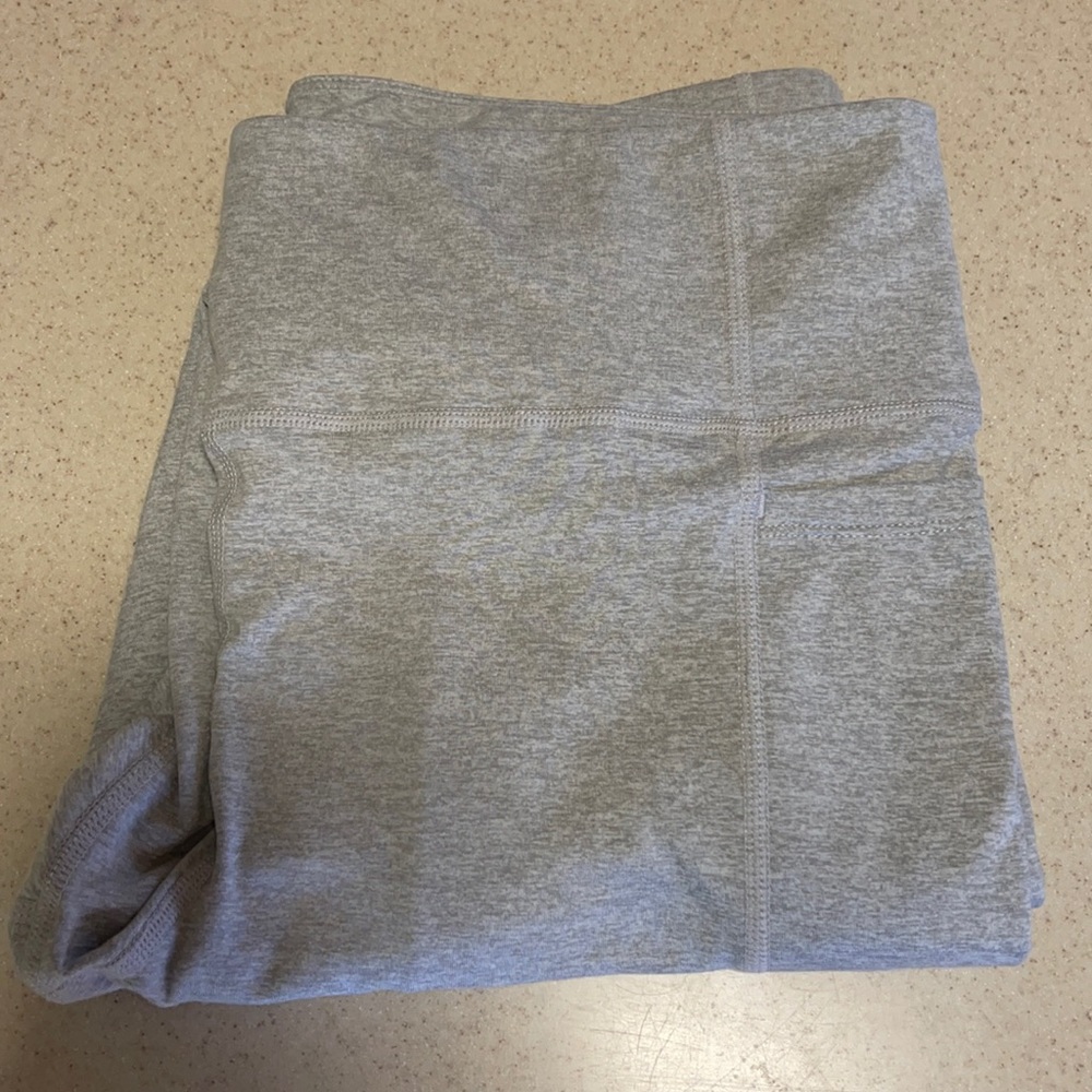 Light gray leggings